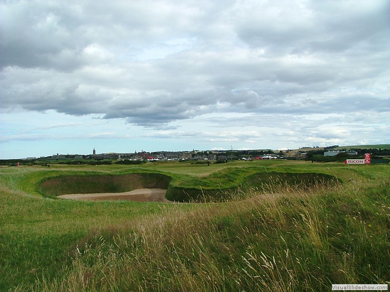 St-Andrews-14thHellBunkerb