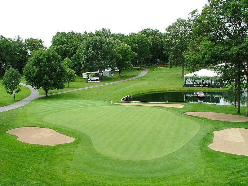 Warwick Hills 17th green view