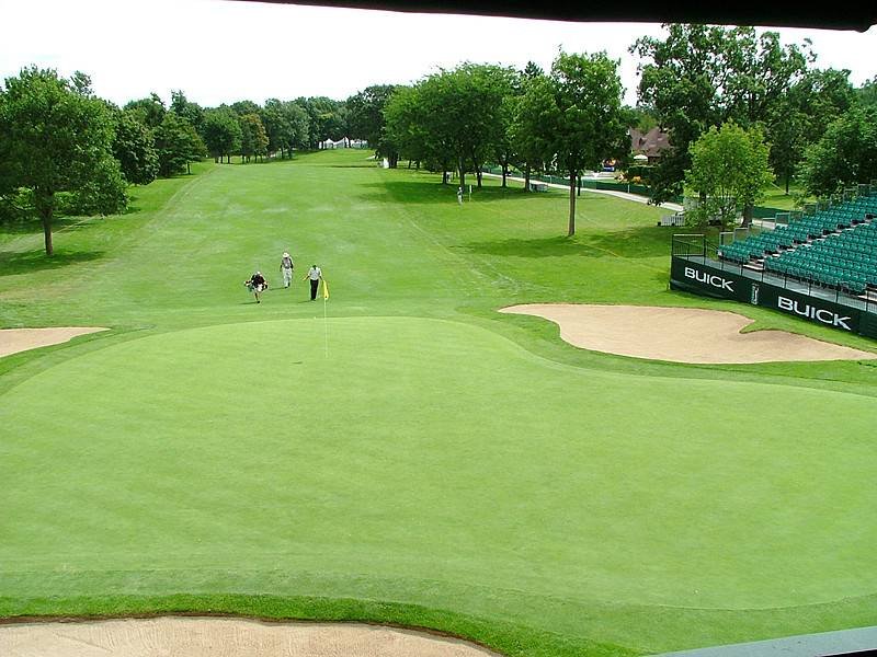 Warwick Hills 18th green view