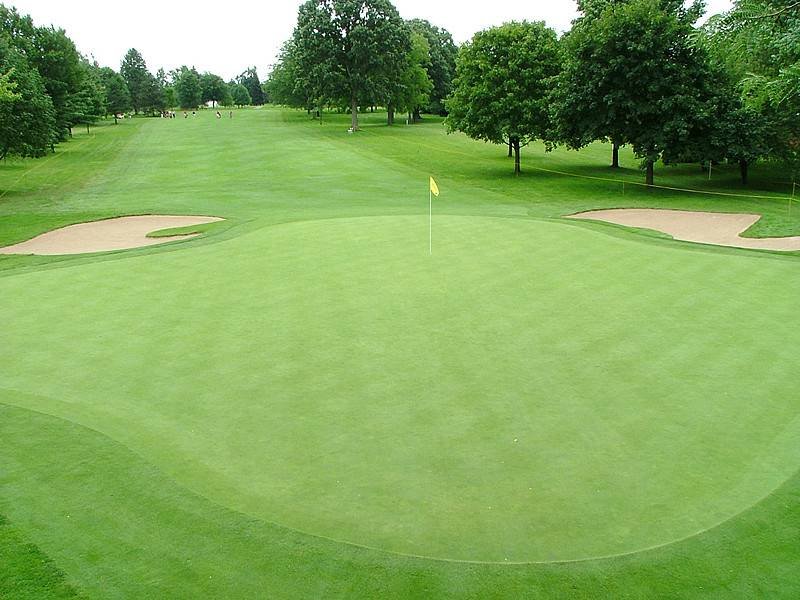 Warwick Hills par-4 15th hole view