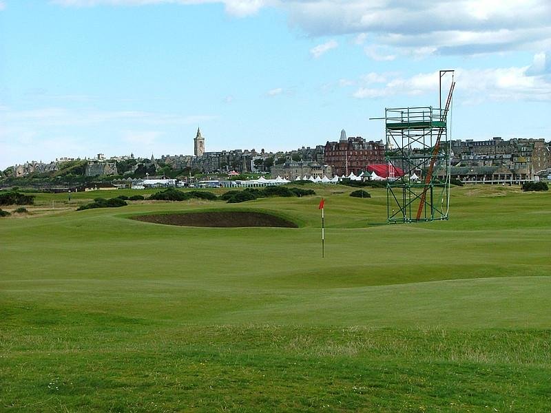 Old Course at St Andrews hole 15 entry