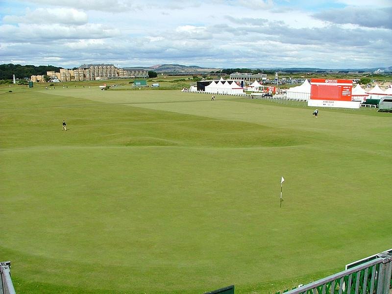 Old Course at St Andrews hole 18 green