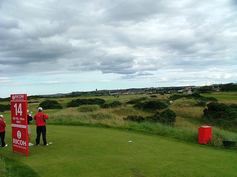 Old Course at St Andrews hole 14 par-5 tee view