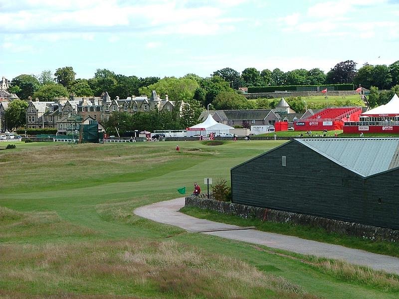 Old Course at St Andrews hole 17 Road Hole